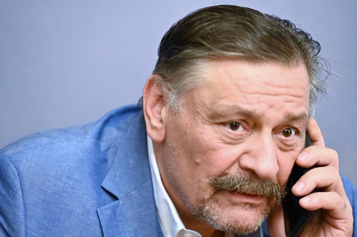 Посольство США потребовало восстановить в театре Дмитрия Назарова