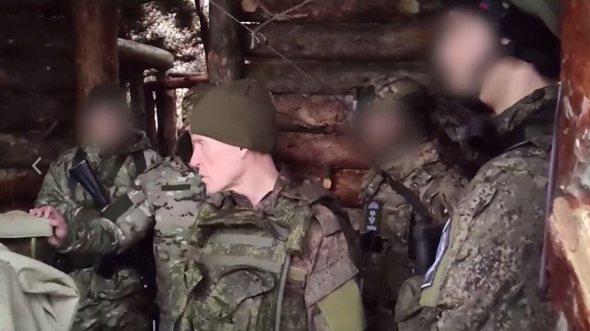     Глава Приморского края Олег Кожемяко навестил приморских десантников на передовой. Бойцы передали через главу региона привет всем приморцам.