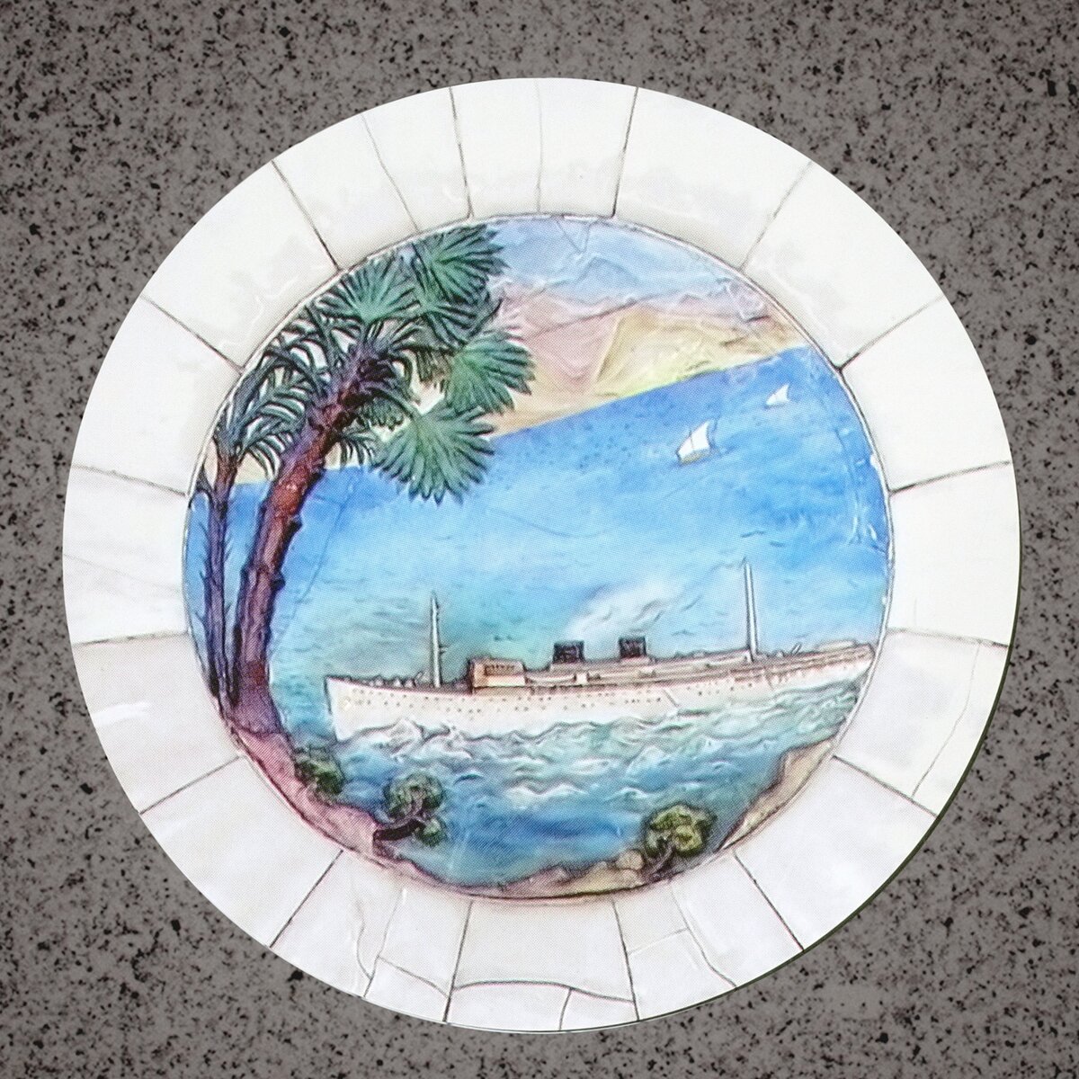 Медальон "Теплоход  "Абхазия". Скульптор Т.С. Кучкина, роспись И.И. Ризнича. 1937. Лепка, надглазурная полихромная роспись. Изображение взято из свободного доступа в интернете. Листайте галерею вправо.