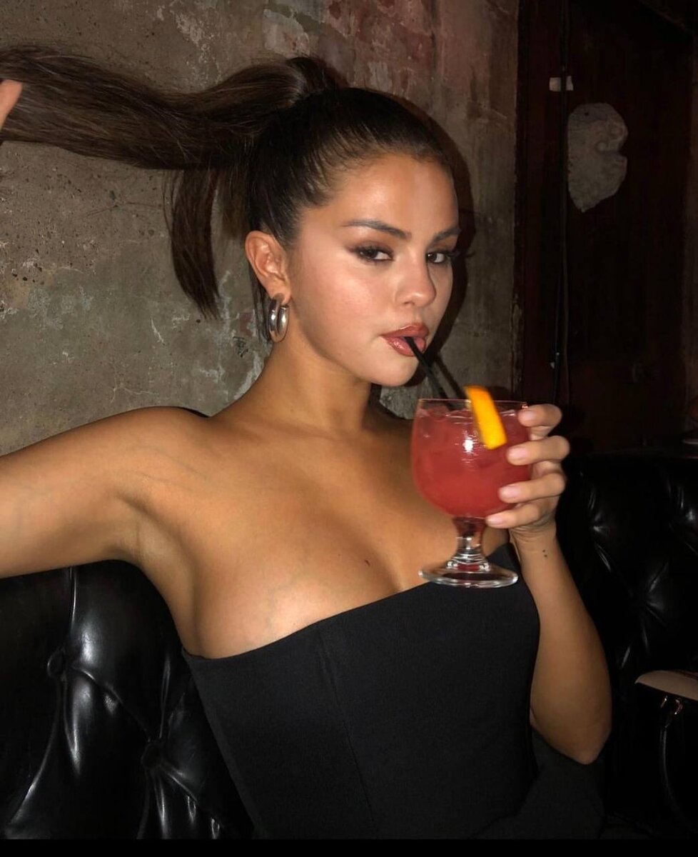 Selena Gomez голая: 12 фотографий