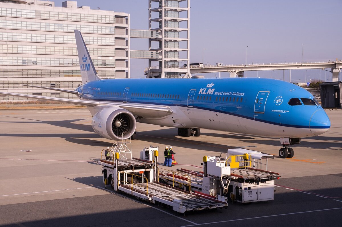 Аэропорт KLM. Самолёты KLM Cargo. Рейсы KLM. Авиаперевозки в Казахстан. Местные авиарейсы