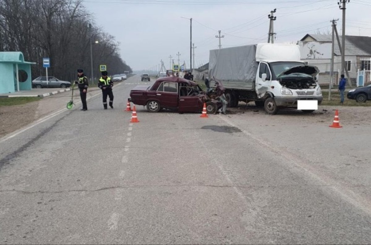    Четыре человека едва не погибли в аварии с грузовиком в Курском округе