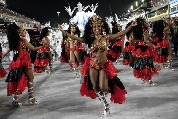 В Бразилии прошел миллионный гей-парад: Из жизни: доманаберегу.рф