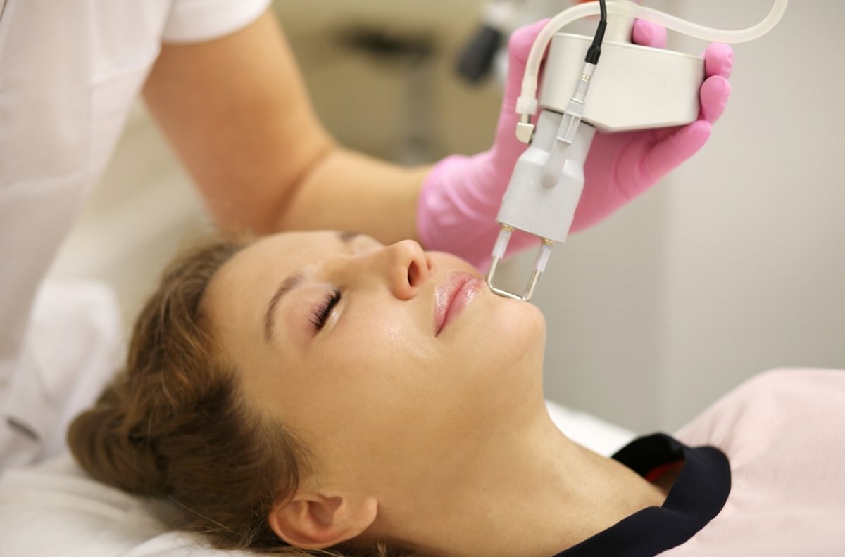    Пятна от солнца. 7 способов бороться с пигментацией кожи