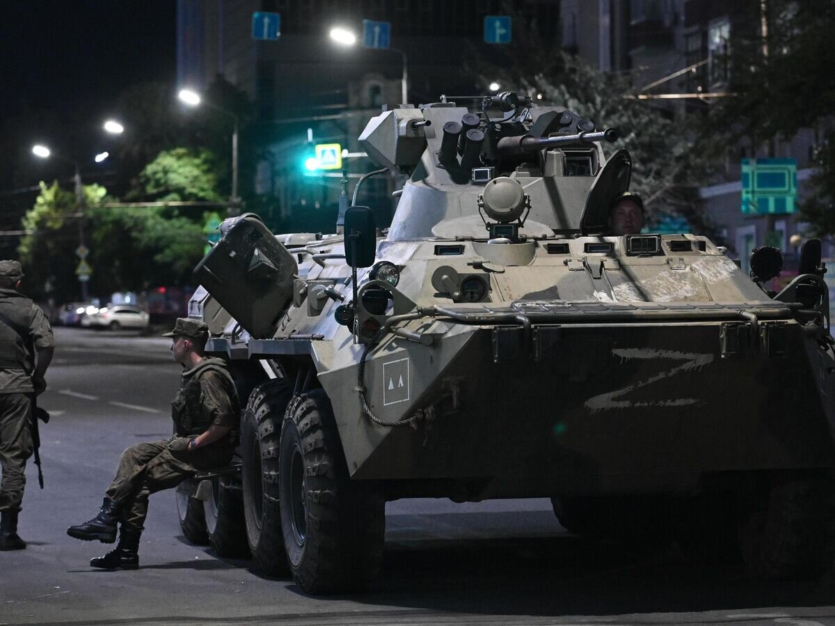   Военная техника на улице Ростова-на-Дону © РИА Новости / Сергей Пивоваров