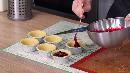 Пошаговый видео процесс приготовления более вкусных и полезных ягодных лукошек. Готовим сами