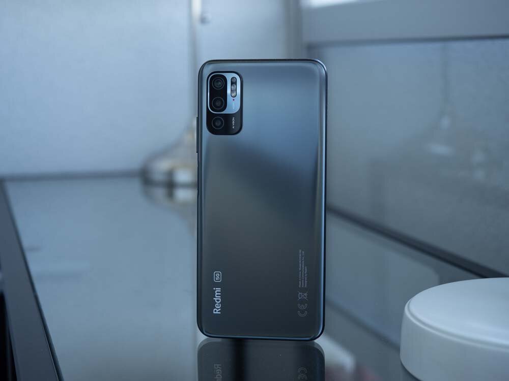 Redmi Note 10 5G вид сзади