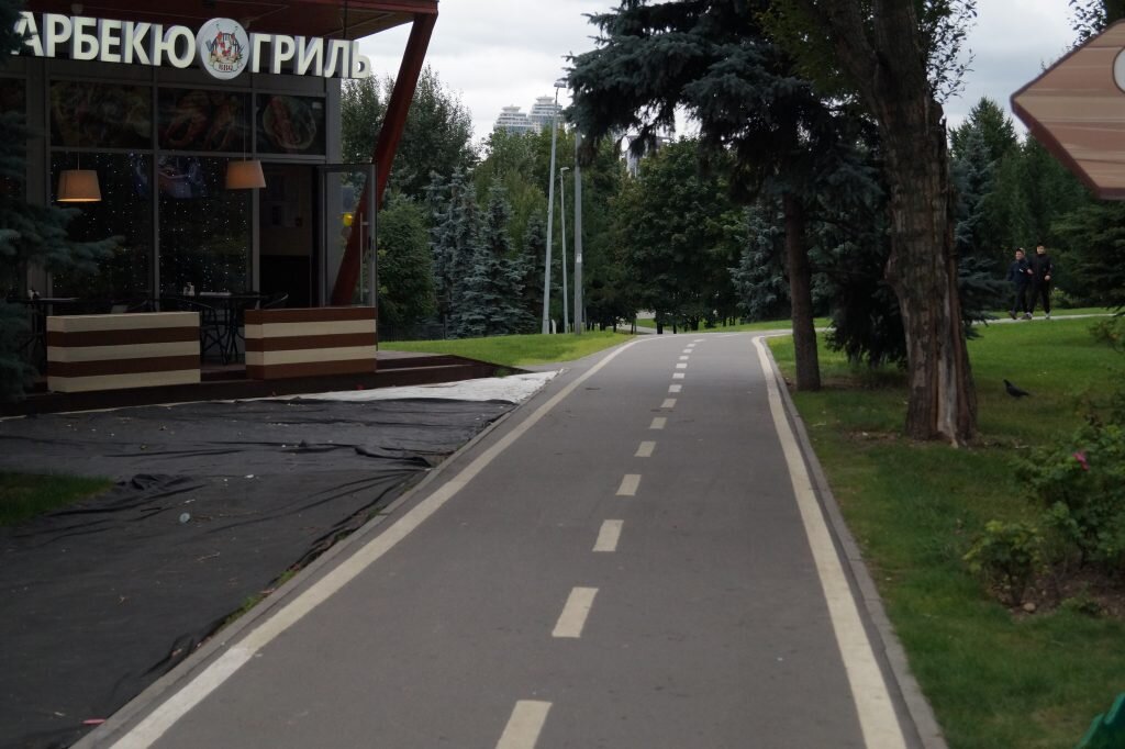 Велодорожка в Парке Победы.