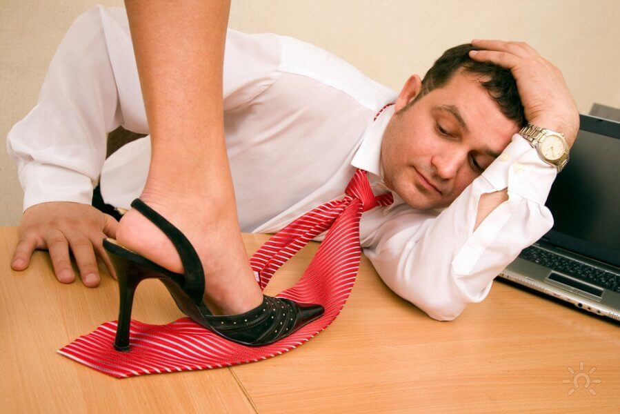 Каждому свое (фото взято с открытых источников Яндекс https://kakvernytmuzha.ru/wp-content/uploads/2020/10/muzhchina-podkabluchnik-6.jpg)