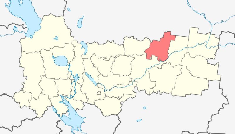 Площадь территории — 5100 км². Протяжённость с запада на восток — 77 километров, с севера на юг — 97 километров. И на данный момент численность населения составляет - 11 015 человек.