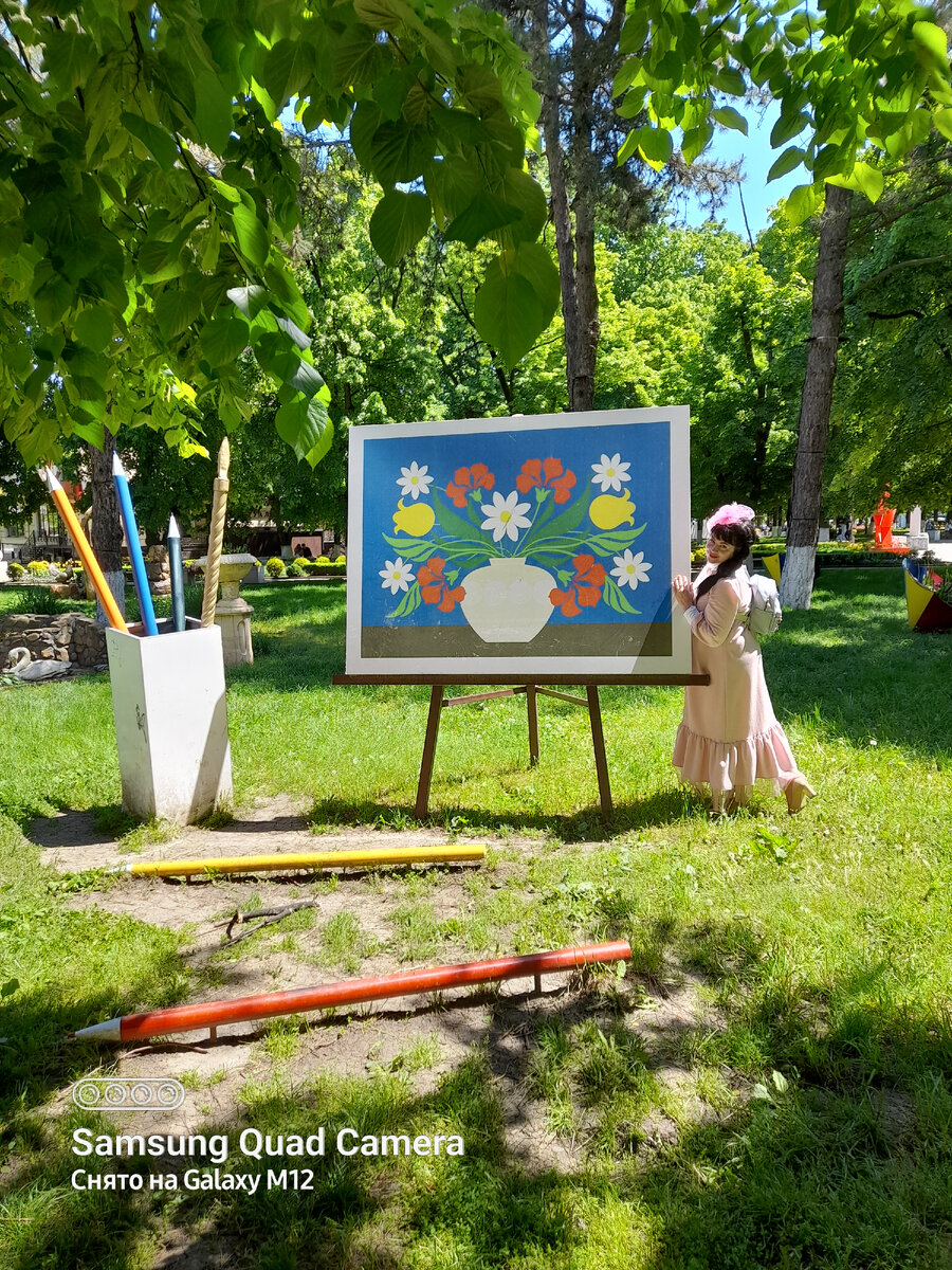 Маргарита Яковлева www.runja.ru - врач, писатель, публицист. Лауреат губернаторской премии г. Белгорода. Победитель и лауреат российской премии обьединенных редакций ФСИН. Автор книг и методик ЗОЖ, программ реабилитации и восстановления позвоночника. Автор детских художественных книг "Лесной приют", "Чудеса слушайтесь", " Ты + Я". Мне 54 года, фото май 2022 года. Насколько я выгляжу? Каждый пусть решит сам. И тот, кто по каким то причинам полон зла или невежества. И тот, кто полон любви, добра и света. И знает, что самые лучшие целительные средства в Природе. Здесь я уже после серьезной схватки с 1 и 2 волной коронавируса. Перенесла инфаркт, получила сахарный диабет, коксартроз и синдром иммунодефицита. Научилась жить с этими болезнями с помощью ЗОЖ и целительных сил Природы🐲♥️🚩