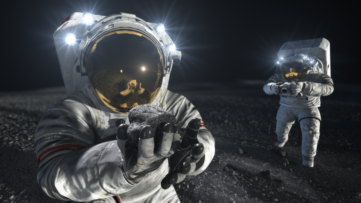 NASA выбрало Axiom Space и Collins Aerospace для расширения возможностей выхода в открытый космос на низкой околоземной орбите и на Луне, покупая услуги, которые предоставляют астронавтам скафандры следующего поколения и системы выхода в открытый космос для работы за пределами Международной космической станции, исследования лунной поверхности в миссиях Artemis и подготовки к полетам человека на Марс.Награды сочетают опыт NАSА с коммерческими инновациями для поддержки продолжения научных исследований в орбитальной лаборатории и долгосрочных исследований человеком Луны под руководством Артемиды, включая высадку первой женщины и первого цветного человека на поверхность Луны.