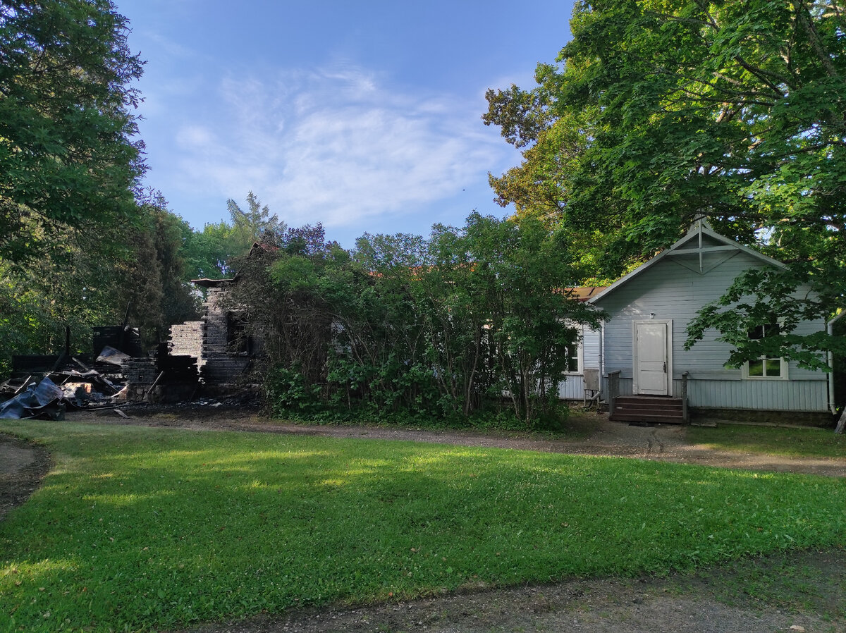 Дом-музей композитора Николая Андреевича Римского-Корсакова в Любенске после пожара 