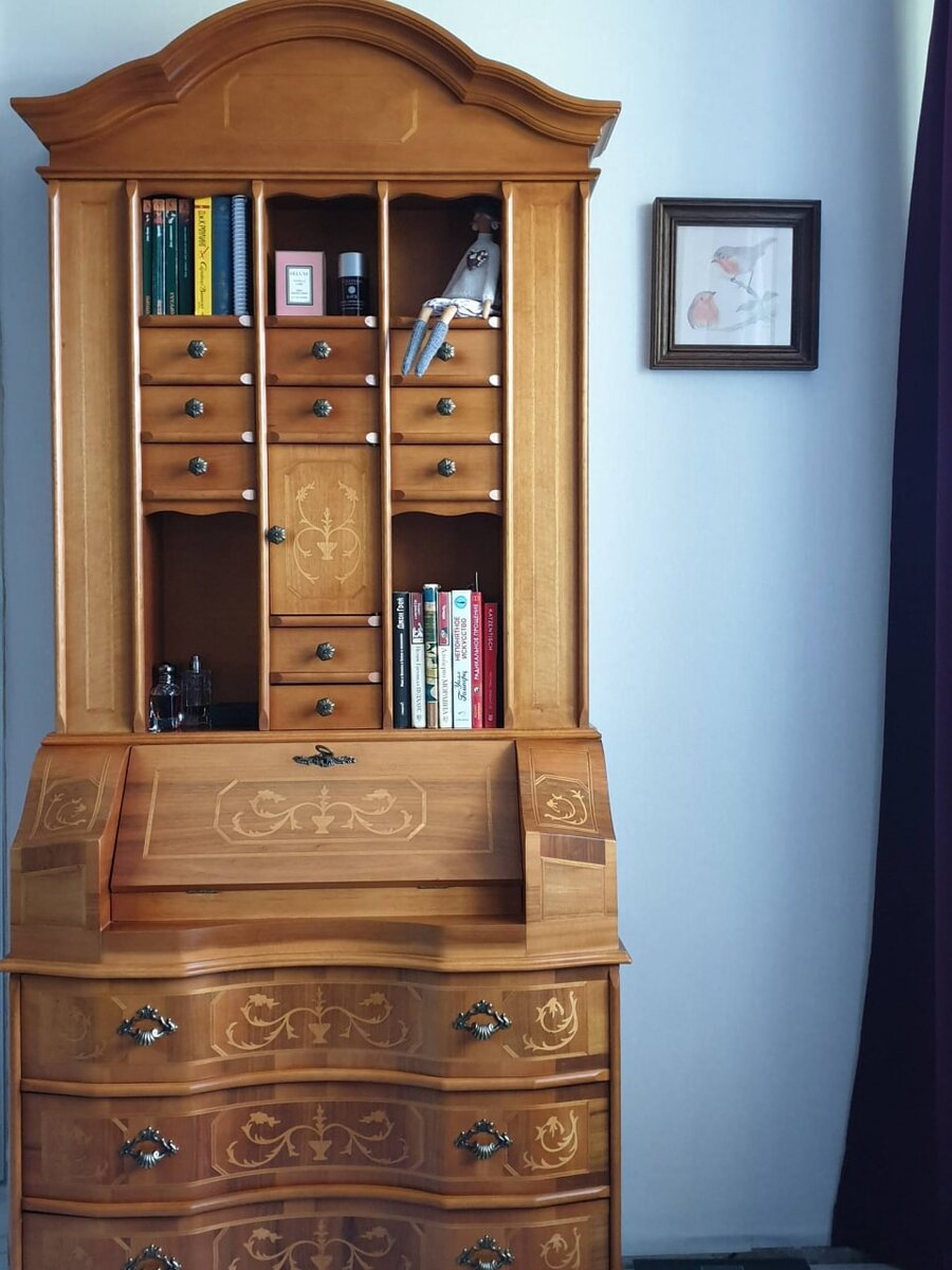 Красавец-секретер, таких больше не делают