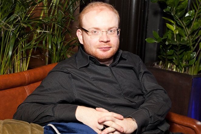 При упоминании имени Александра Лойе сразу всплывает в памяти образ рыжего, веснушчатого мальчишки из многочисленных серий «Ералаша».-3