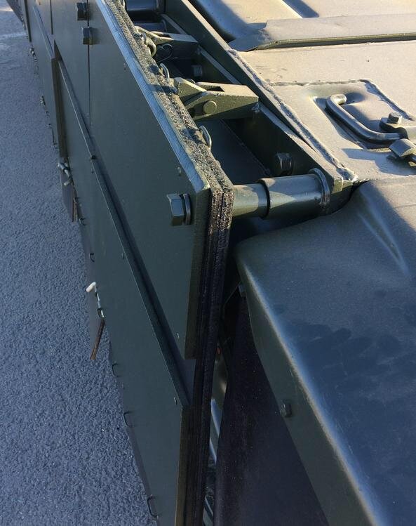 Бортовые не тандемные модули динамической защиты 2С23 "Реликт"