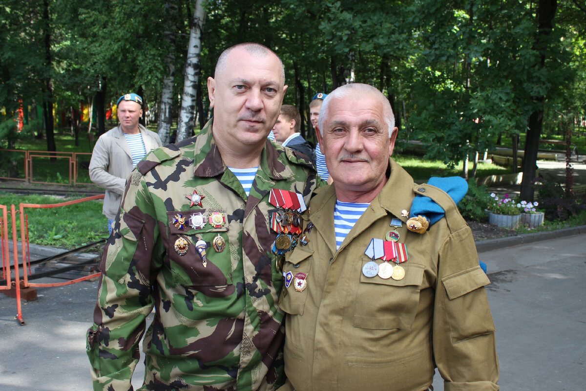 Знакомство с военными пенсионерами старше. Военный пенсионер. Военнослужащие пенсионеры. Пенсионер в военной форме. Пенсионеры ВМФ.