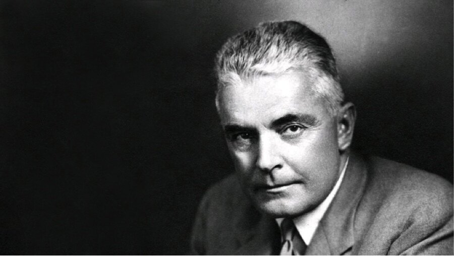 Фото 1. Милтон Эриксон https://en.imhem.com/added/docteur.png