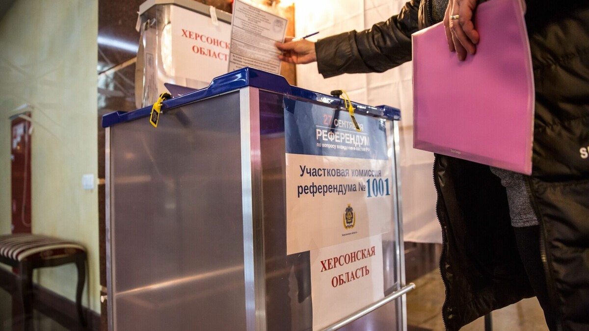     Референдум, который определит будущее жителей ДНР и ЛНР, Запорожской и Херсонской областей, завершился 27 сентября. Муксун.fm выяснил, как проходило голосование, что думают беженцы и жители освобожденных территорий о вхождении в состав России.