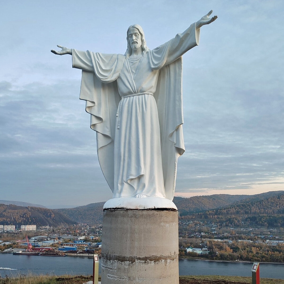 статуя христа в кисловодске