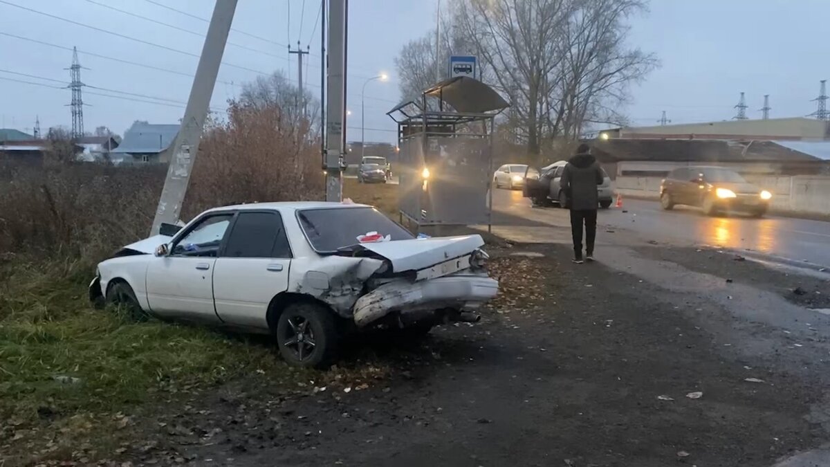 В новокузнецком районе полицейские устанавливают обстоятельства дтп с участием автобуса