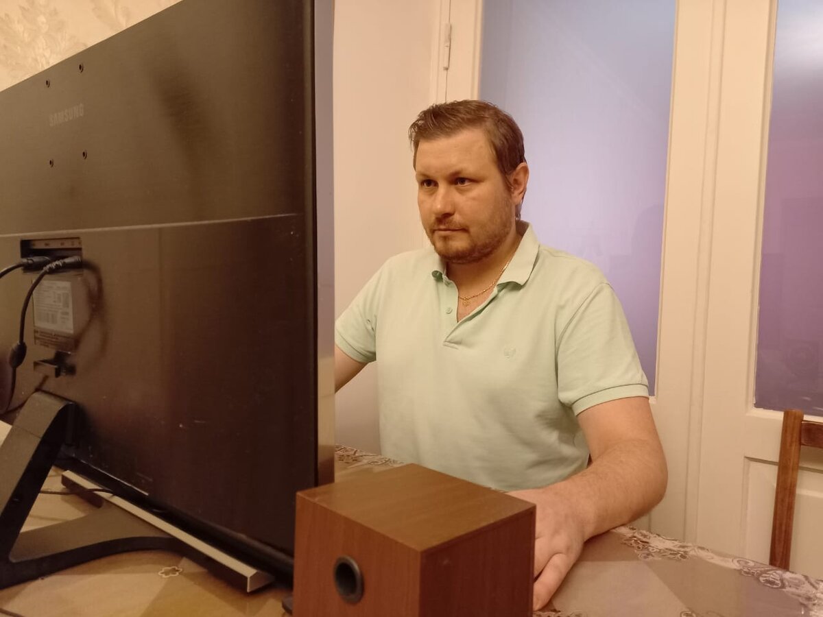 Рабочее место. Фото из личного архива Владимира Кретова