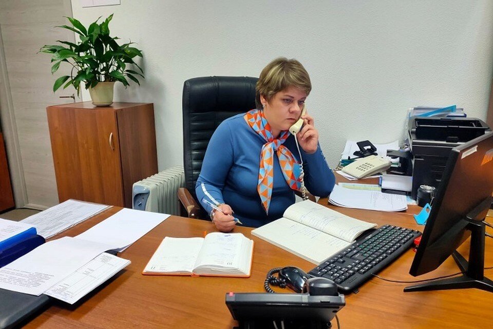     Сотрудники центра помогут решить любой вопрос Оксана ШЕМЕТОВА