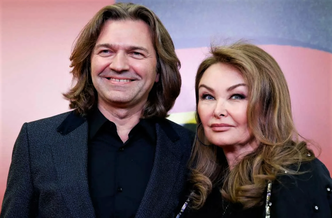 Сколько лет жене певцу. Сколько лет жене певцу. Сколько лет жене певцу. Жена дениса майданова. Сколько лет жене певцу.