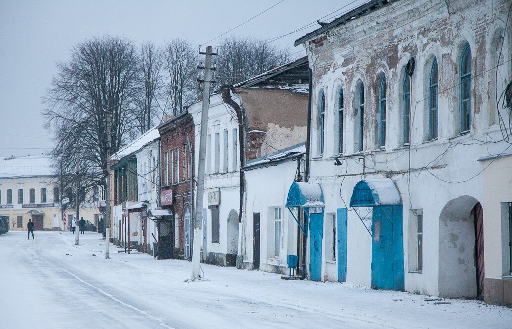 Картина зимнего провинциального города. 