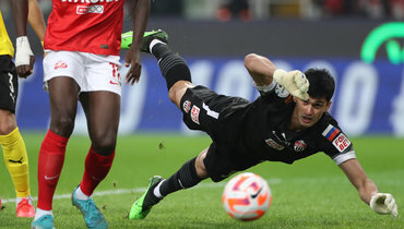 Гол Игнатова засчитан, Соболев не удален. Как судили питерцы в Тушине?  📷
