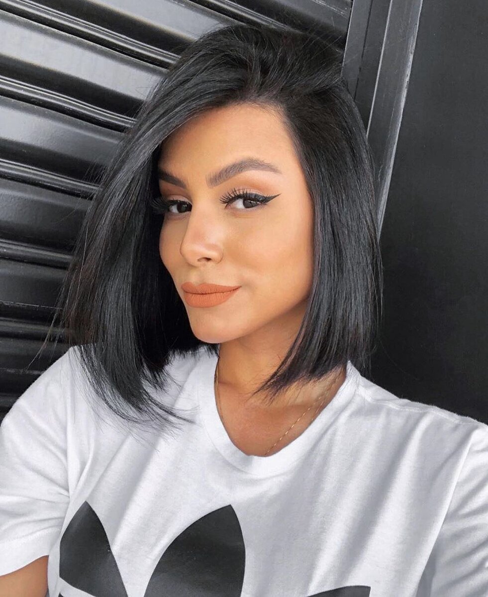 стрижки пикси 2021. пикси андеркат. пикси боб каре асимметрия. крутые стрижки для девушек. пепельный пикси.