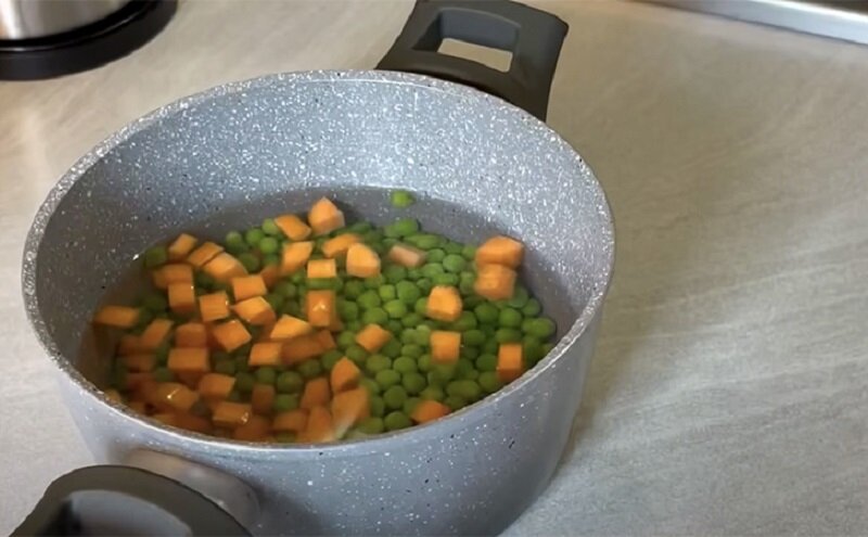 Необычный салат из простых продуктов