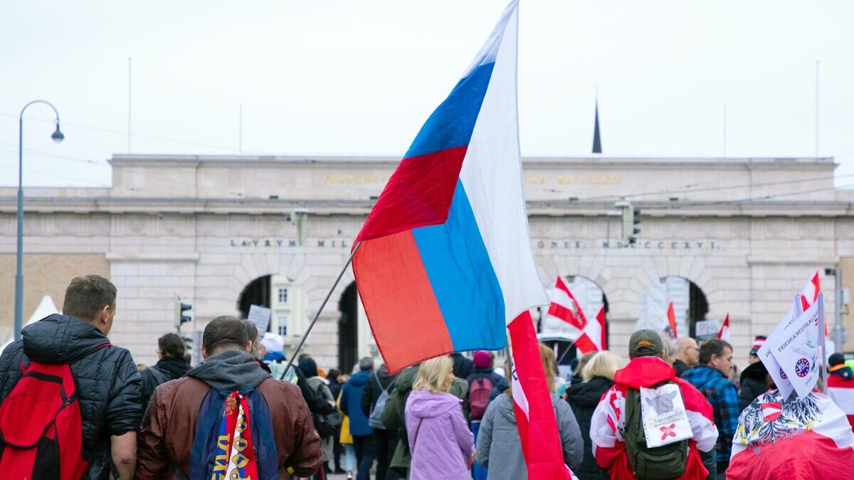    Участники митинга против антироссийских санкций в Вене© РИА Новости / Стрингер