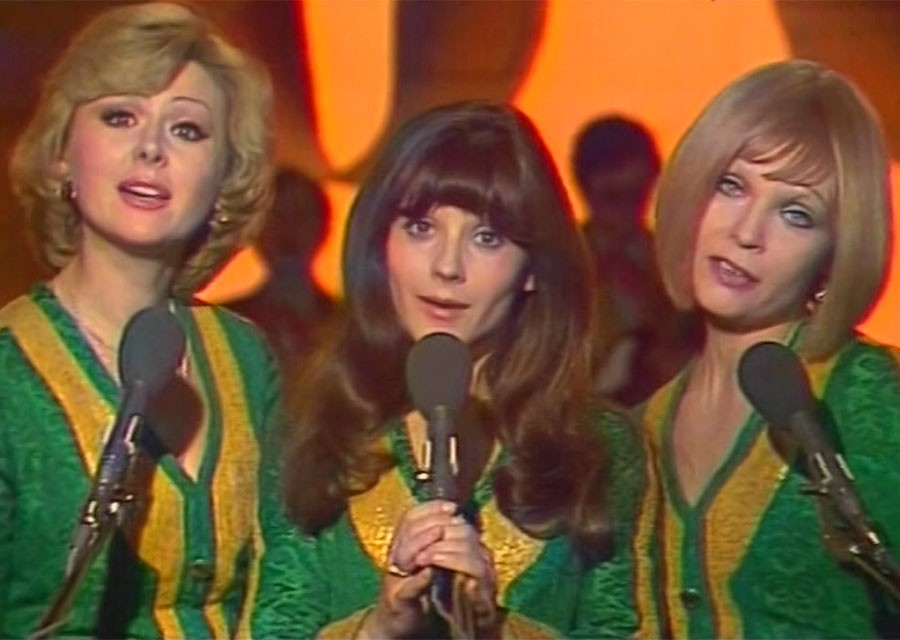 Кадр из фильма "Эти невероятные музыканты, или Новые сновидения Шурика" взят для иллюстрации из Яндекс Картинки.  