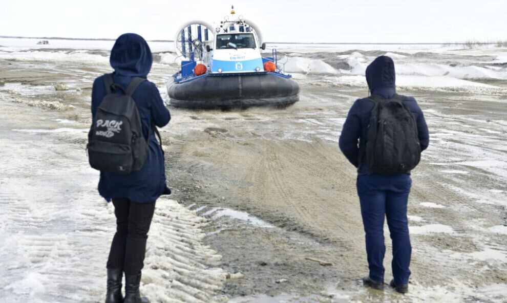 Когда пойдут паромы салехард лабытнанги. Паромная переправа Салехард Лабытнанги. Переправа Салехард Лабытнанги. Ледовая переправа Салехард Лабытнанги. Мост Салехард Лабытнанги 2022.