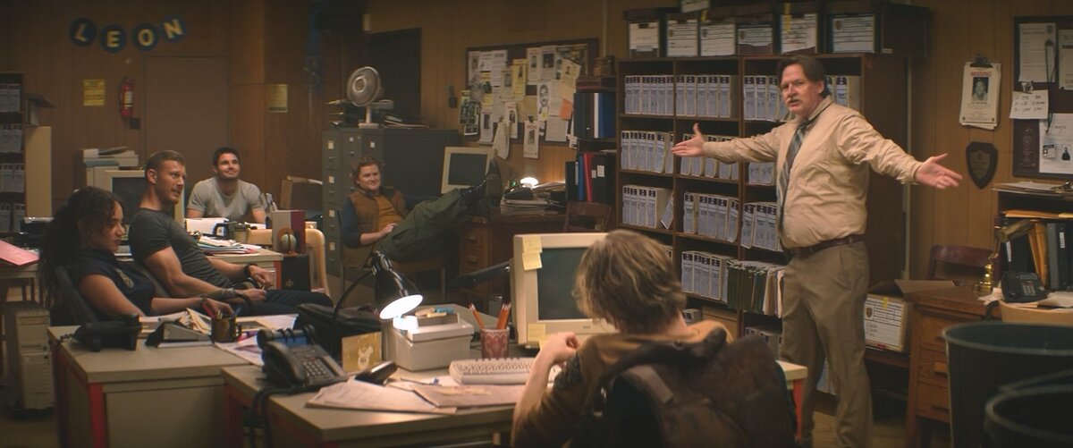 "Обитель зла: Раккун-Сити". кадр из фильма.