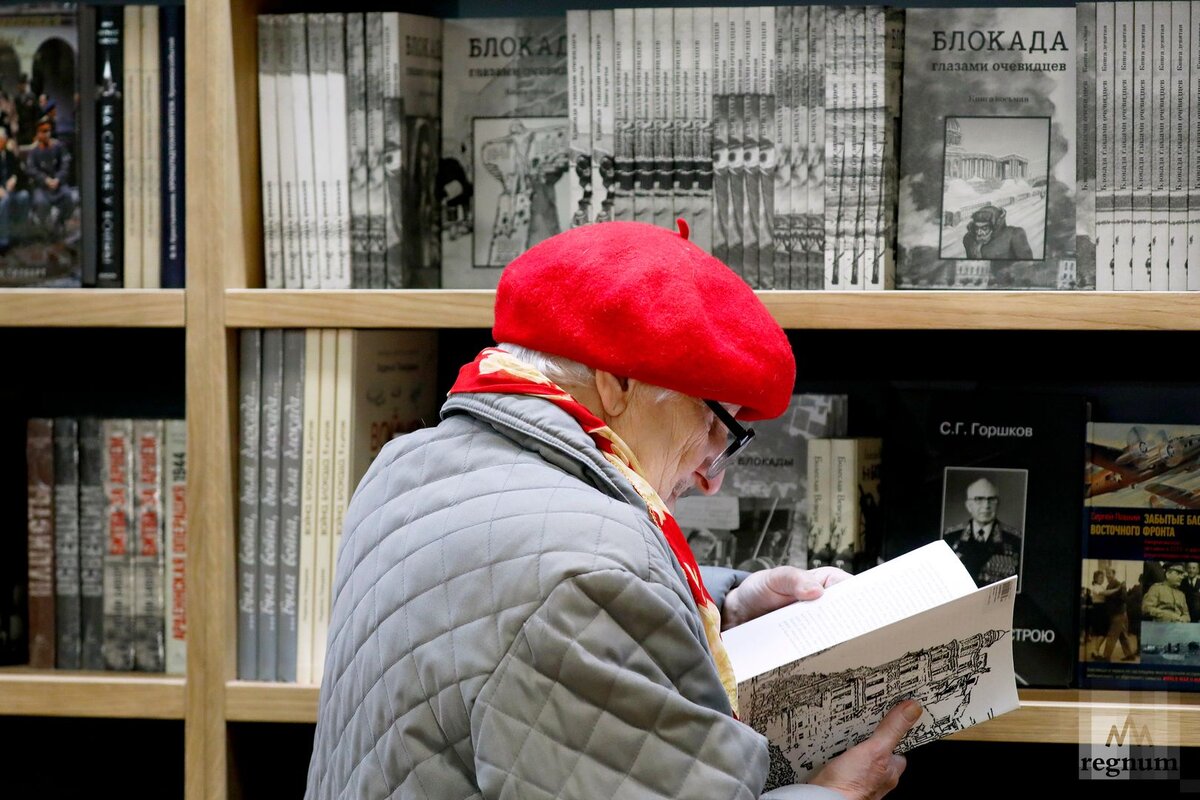 В дом Зингера на Невском проспекте вернулся книжный магазин — фоторепортаж  | ИА Регнум | Дзен