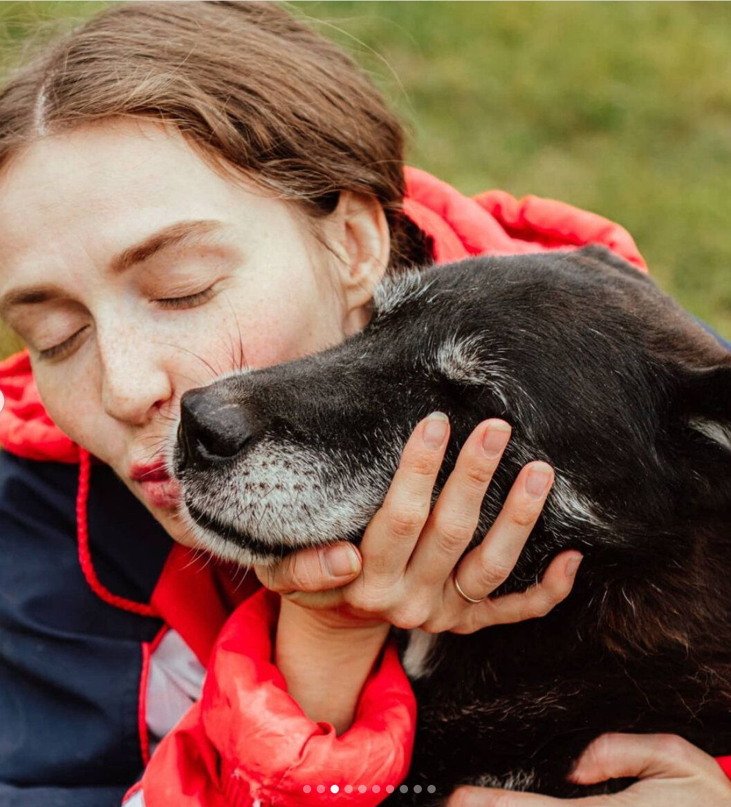 Старичок Хуч и его опекуни Екатерина (фото-собственность канала)