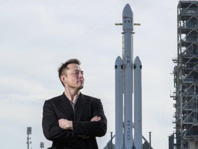    Илон Маск о ближайшем будущем: ракетный туризм, инопланетяне и тоннели