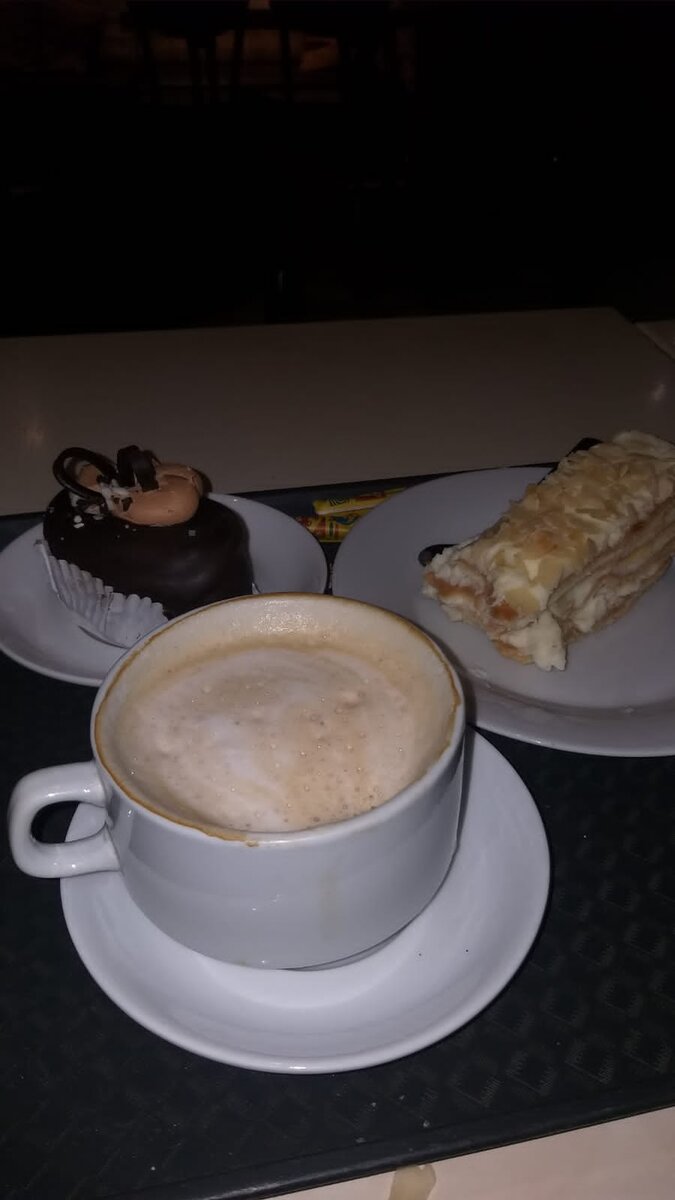 Кофе с пироженкой и мир прекрасен!! 