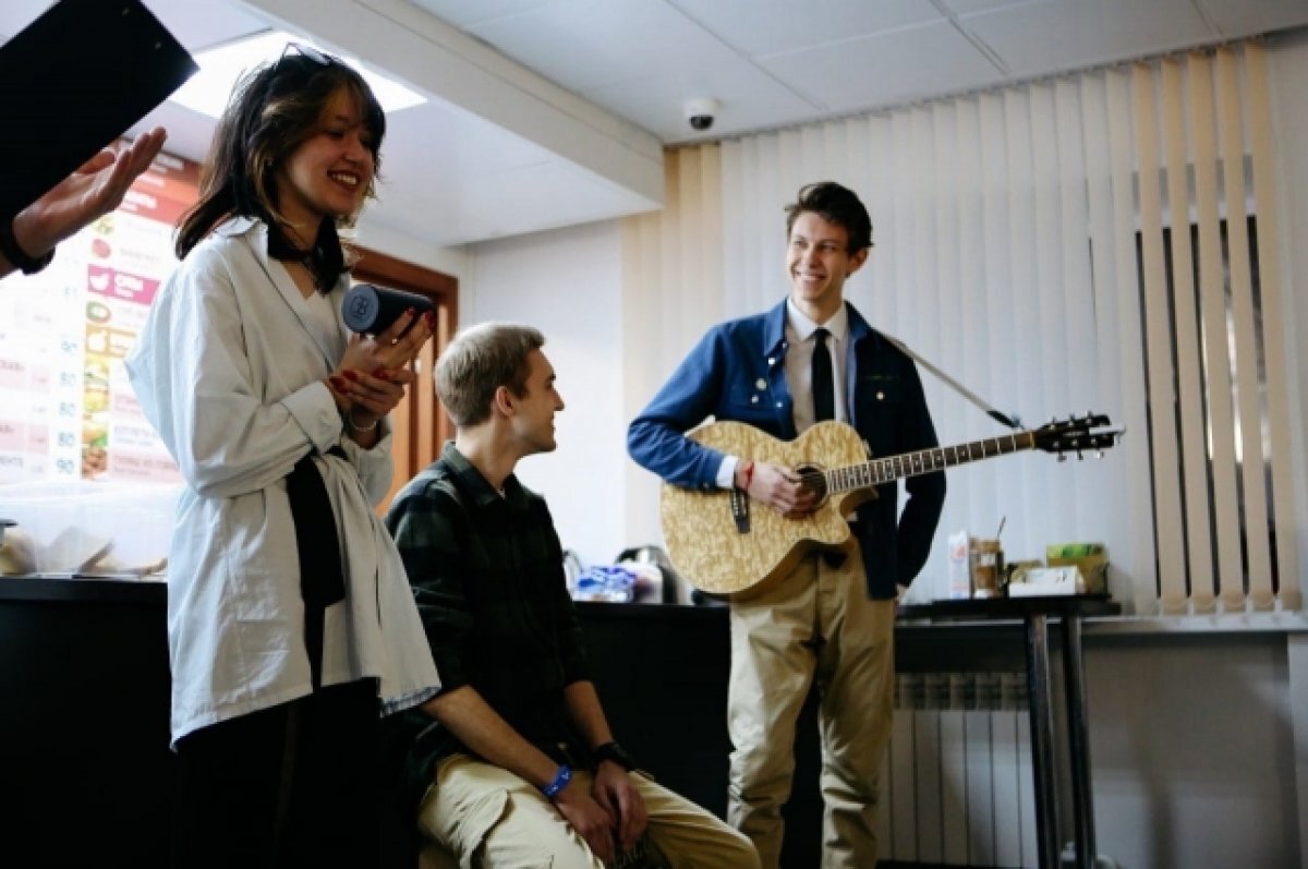    Тюменские студенты провели концерт в пунктах временного размещения