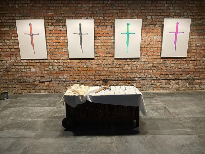 Выставка Хайди Шнайдер «Город женщин» в Diodia Night Gallery