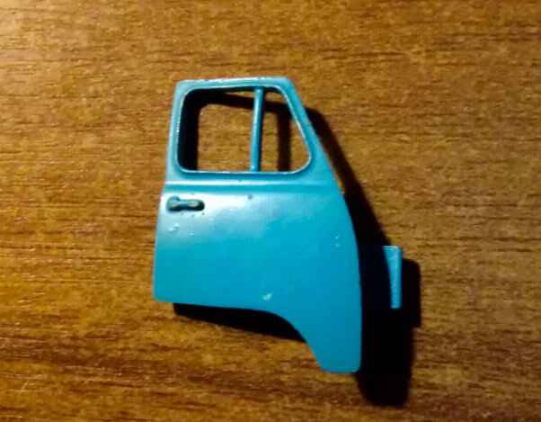 Дверь на УАЗ 452.