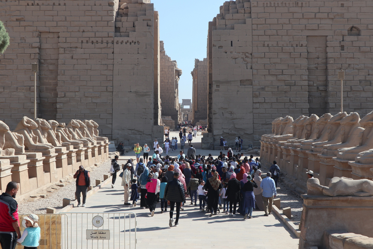 Жаркий Египет в промозглом декабре. Пляжи, античные руины и трамваи 