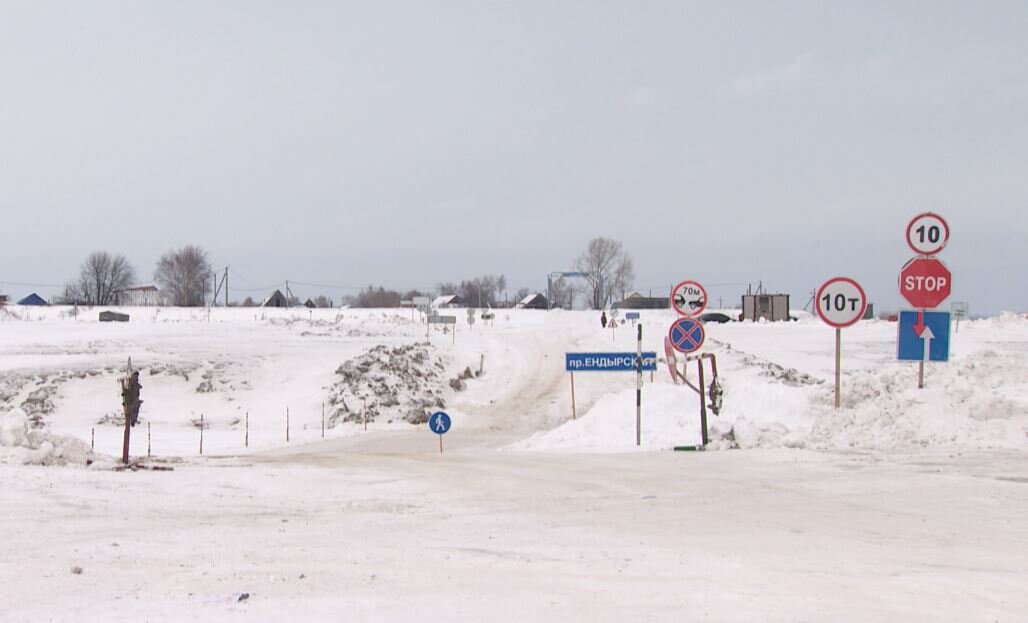 зимник в сургуте. ханты-мансийск согом. ледовая переправа стенды. зимник белоярский хмао. зимник.
