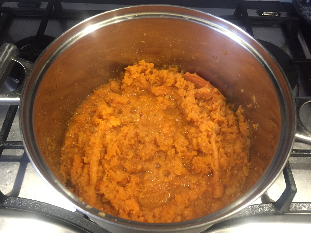 Натертая морковь варится