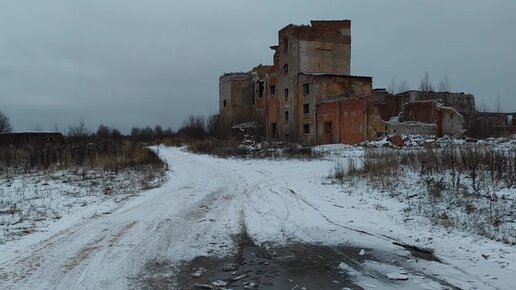 Огромный заброшенный ЦБК в Архангельский болотах, который построили заключённые в 1940х годах