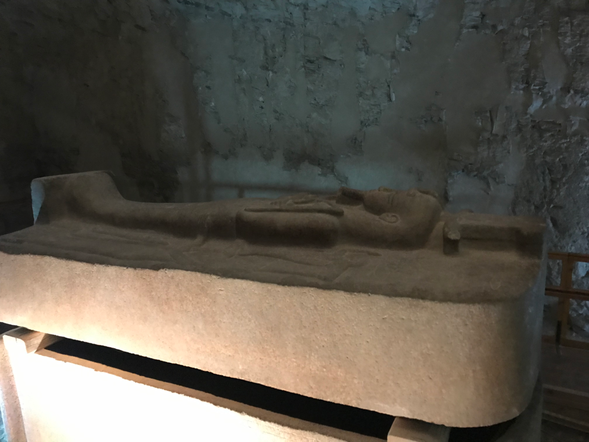 Саркофаг в гробнице K.V. 47 в долине Царей