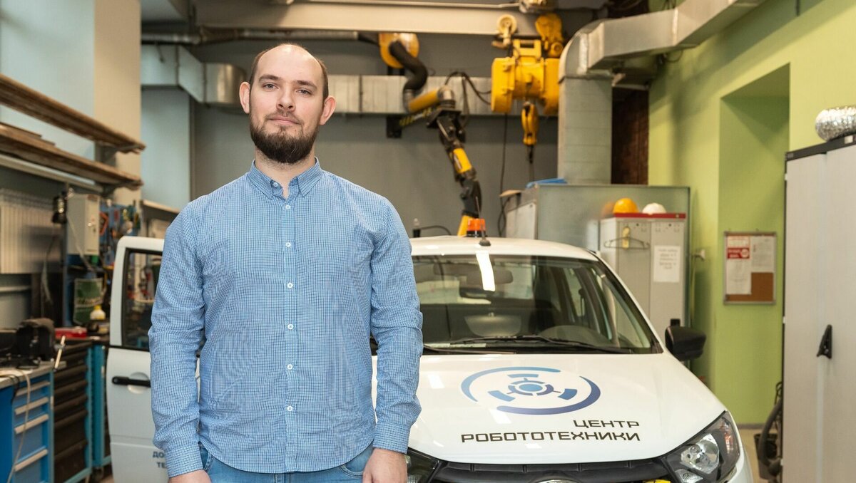     Специалисты ресурсного центра робототехники ДГТУ и научно-исследовательской лаборатории «Интеллектуальные электрические сельскохозяйственные машины и комплексы» (НИЛ «ИЭСМиК») получили первые результаты в работе над созданием прототипа беспилотного транспортного средства.