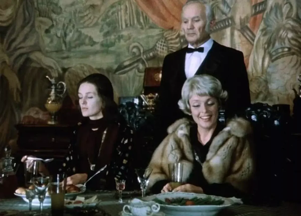 Кадр из х/ф "Чисто английское убийство". СССР